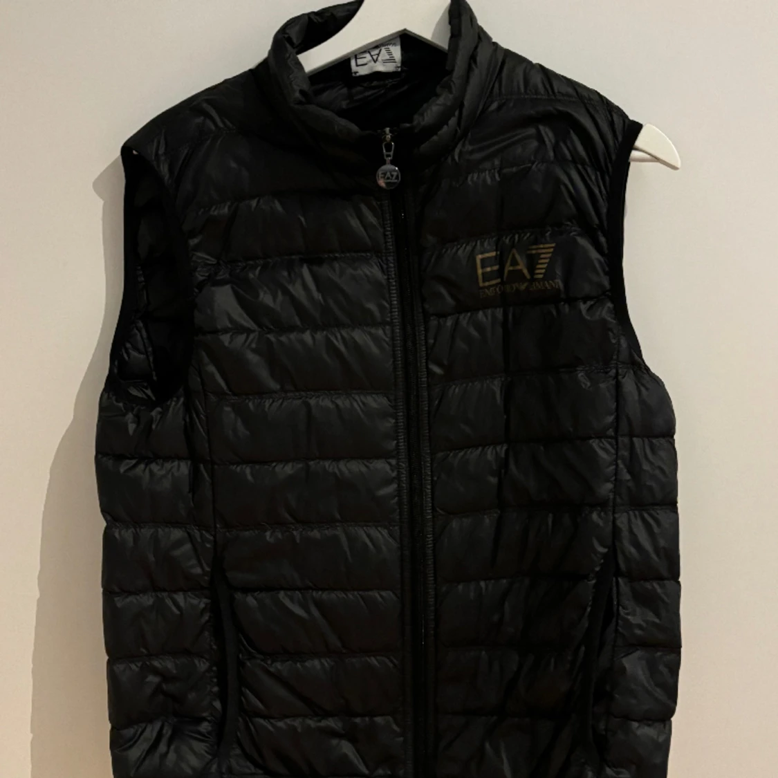 Armani vest (M)