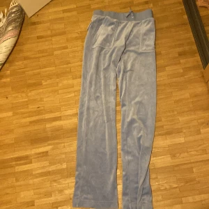 Juicy byxor  - Ljus Blåa juicy byxor 