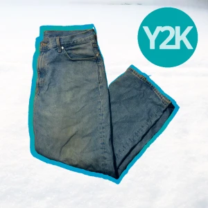 Baggy Y2k Jeans - Galet najs 2000 tals stil jeans. Väldigt oversized och bagy jeans. Drain/Y2k stil. Skriv för mer info, pris kan diskuteras!☺️