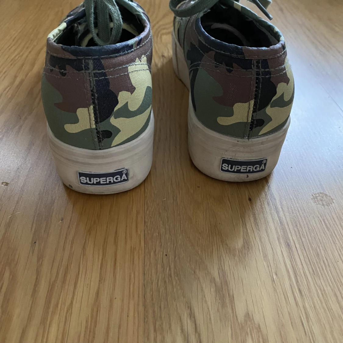 Militärmönstrade Superga skor - 91