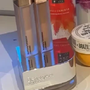 Puder och concealer  - Puder och den ljusa concealern 