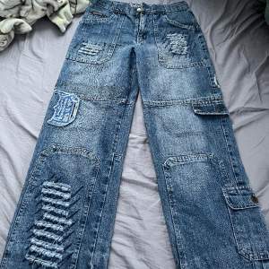 Coola baggy jeans, passar någon lite kortare. Skriv för fler bilder! Pris går dessutom att diskuteras.