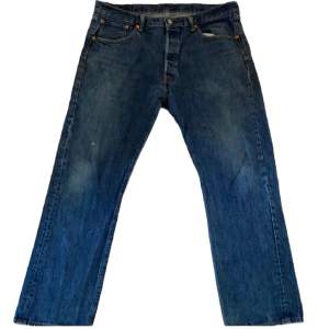 Säljer ett par fina vintage Levis jeans 501 i storlek 38/30 300:-