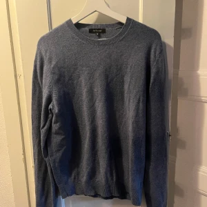 Paul & Friends stickad tröja - 100% cashmere ull. Storlek medium passar slim.