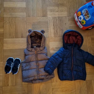 Ytterkläder barn - Storlek 80 på alla kläder, storlek 21 i skor.