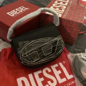 Diesel mini väska  - Jätte fin mini diesel väska 