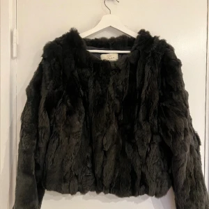 Pälsjacka  - Pälsjacka fint skick 