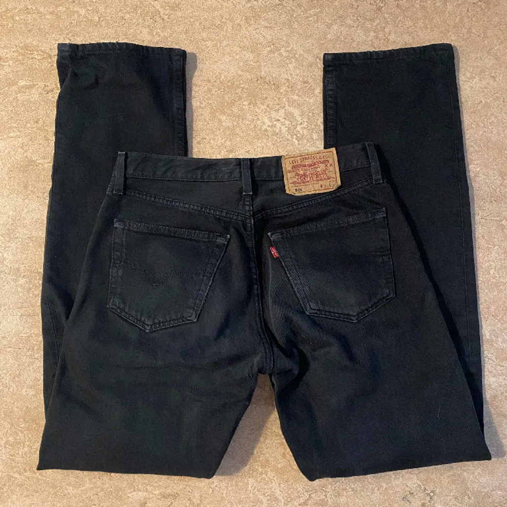 Vintage Levis 501:or, strl 31/34 passar lite baggy på mig som brukar bära s🩷. Jeans & Byxor.