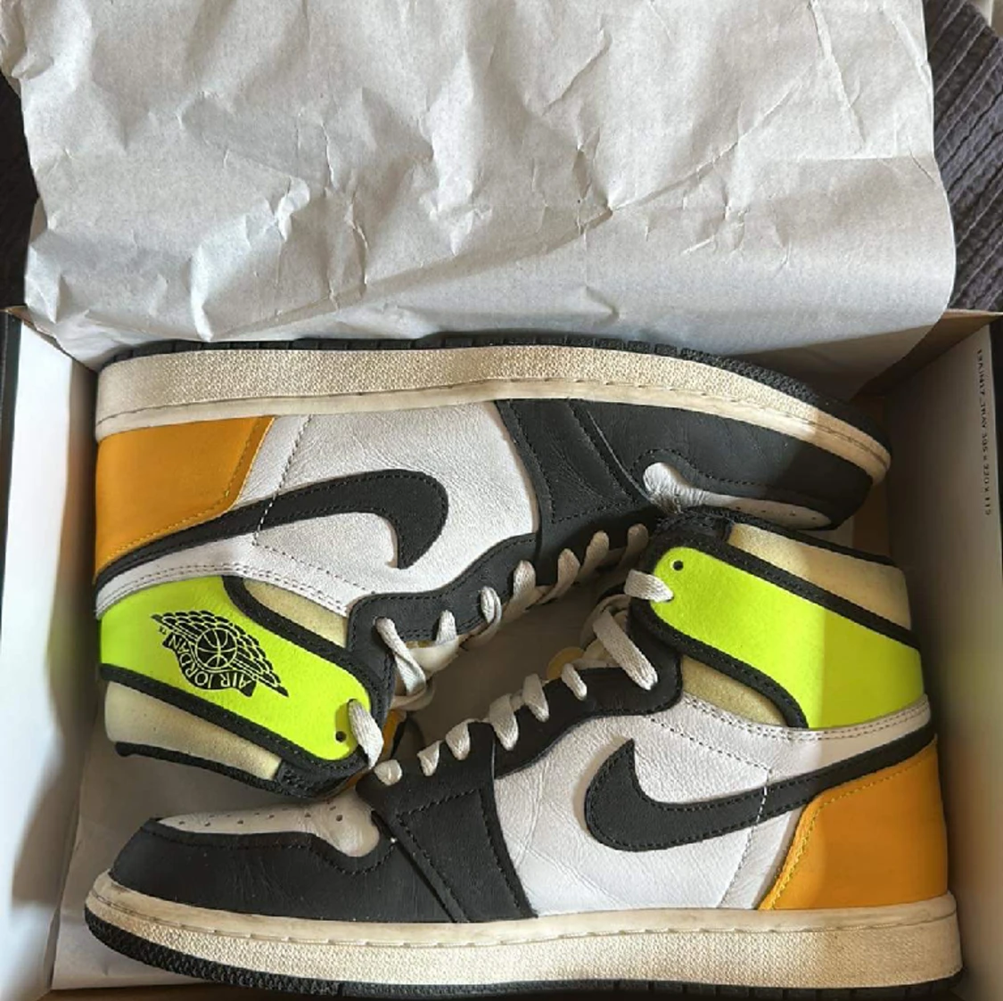 AirJordan 1 Volt Gold