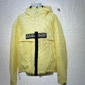 Napapirji jacka  - Grymt bra skick har endast använt en vinter