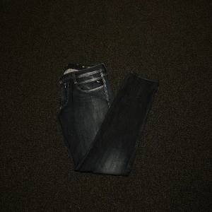 Replay Anbass Jeans - | Replay Anbass Jeans | Storlek: 31/32 | Skick 9/10 | Nypris: Ca 1400 | Vårt pris: 599 |