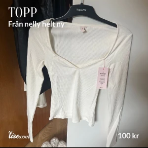 Tröja  - Tröja från Nelly, aldrig använd🌸