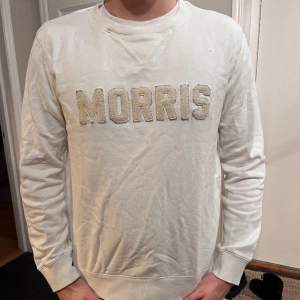 Vit Morris sweatshirt  Använt/ bra skick 