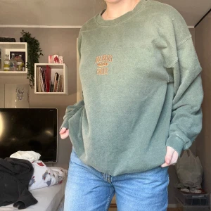 Grön hoodie - Colorado Springs hoodie från Zalando, nästan aldrig använd. Nypris 579kr Mitt pris 239kr + frakt