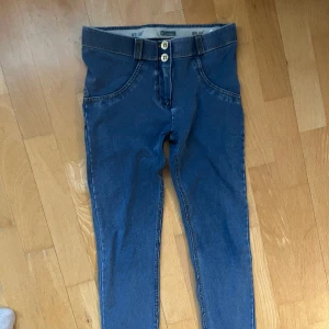 FREDDY WR UP XS - Väldigt bra skick, knappt använda, strl XS.