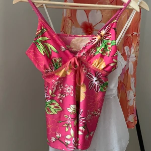 Summer y2k top - Material is like a swimsuit like material 