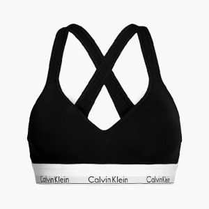 Push up Calvin Klein bh - Säljer då den blivit för liten, super skön bh🙌❤️pris kan diskuteras 