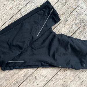 Fodrade träningsbyxor  - Använda, i gott skick Långa, fodrade träningsbyxor 