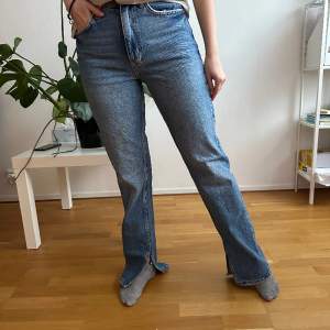  Middle- waist Jeans   Condition: good   Size: S   Too long for me    Delivery by PostNord