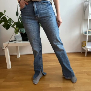 Gina Tricot jeans -  Middle- waist Jeans   Condition: good   Size: S   Too long for me    Delivery by PostNord