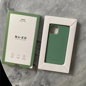 Mobilskal - Oanvänt mobilskal för Iphone 11 pro från NAKD, säljes pga felköp!