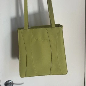Väska - Väska från Björn Borg. Köpt second hand men aldrig använd (finns inga tecken på användning)