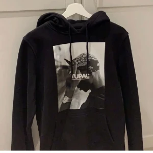 Tröja  - Hoodie nyskick 👍🏼