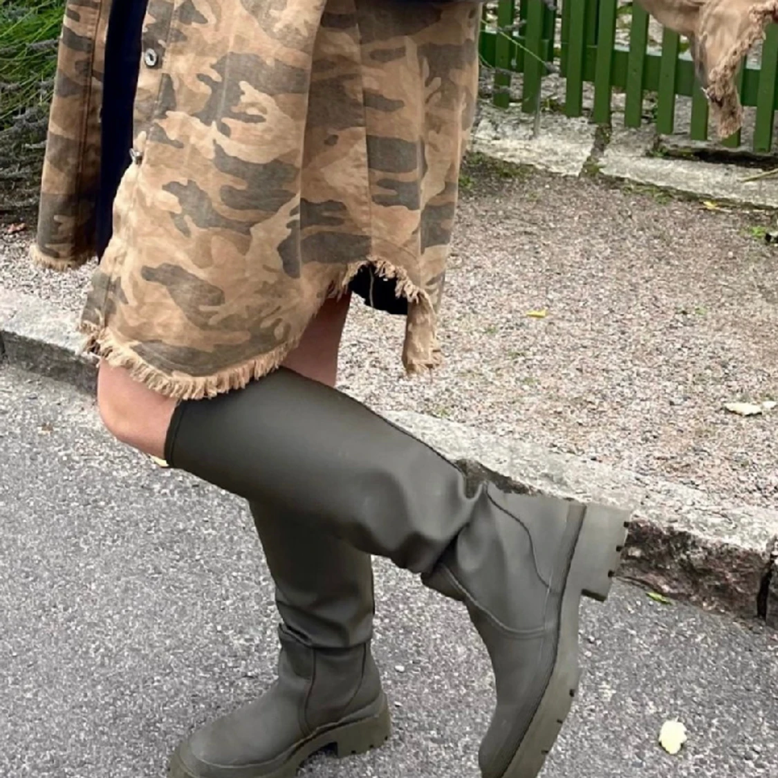 Gröna boots med svart sula 