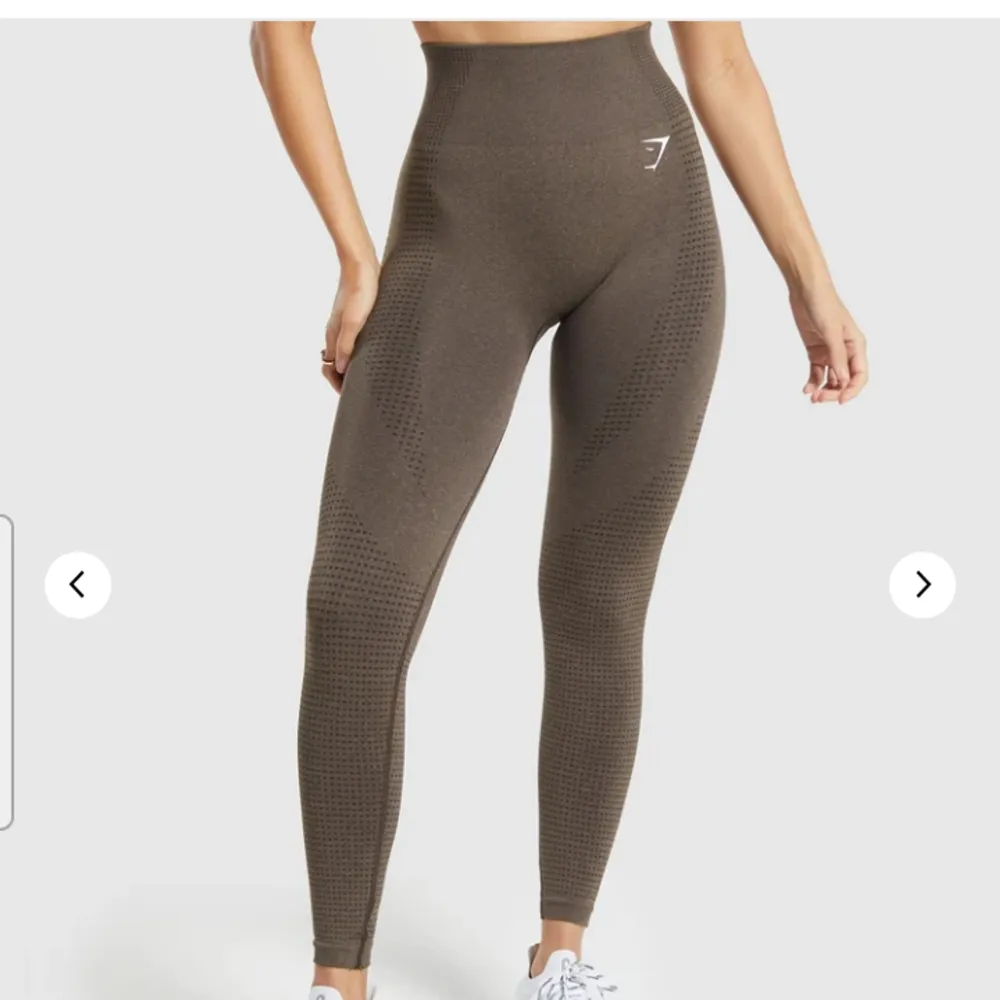 Ett par ljusbruna/beiga tights från Gymshark🦈 Normal benlängd, nyskick! 200kr +58kr frakt (spårbart med postnord) 📦. Övrigt.