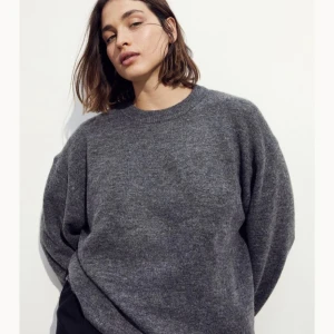 Stickad tröja  - Säljer även denna snygga stickade tröja från Hm💓