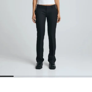 Bikbok Vera kostymbyxor  - Helt nya Vera kostymbyxor storlek 34 helt oanvända med prislapp. Skriv för bilder 