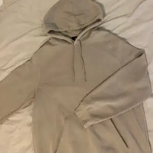 Beige hoodie i storlek L.  Ny från h&m. 