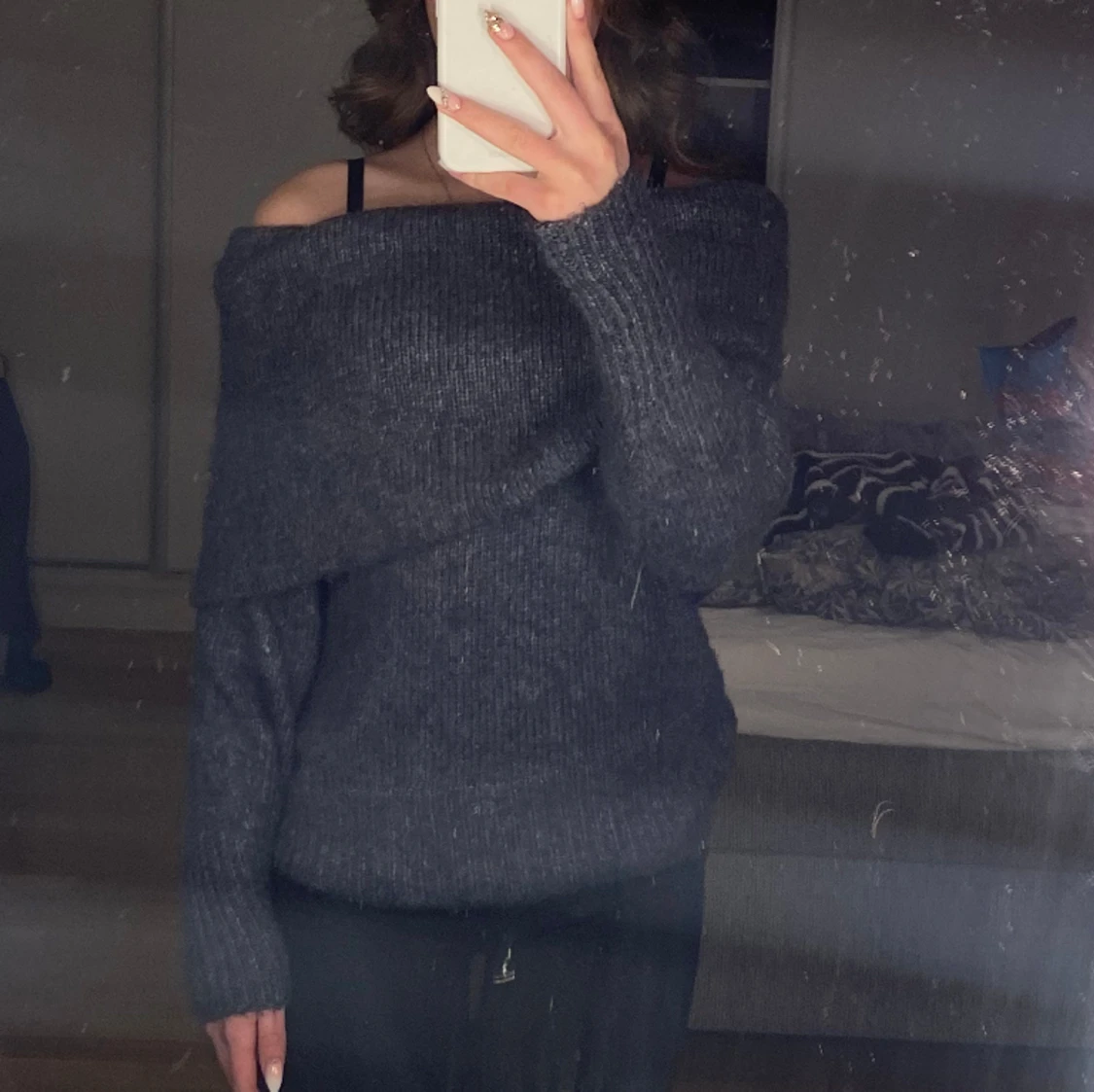 Stickad off shoulder