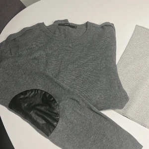 Tröja  - I mycket fint skick 