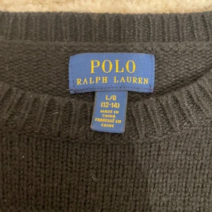Stickad Polo ralph lauren tröja svart - Kommer inte till användning!
