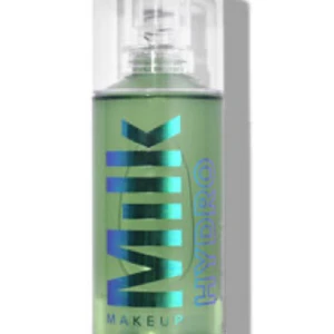 Milk primer - Säljer min milk primer då jag inte använder den. Kom privat för mer bilder. (Priset kan diskuteras). 