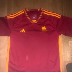 Roma,dybala tröja 🟧🟧 - 10/10 aldrig använd 