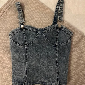 Jeanstopp  - En jeanstopp, aldrig använd storlek S/M