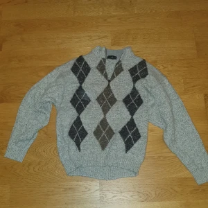 Ivanhoe tröja - Skön gammal ivanhoe tröja, fint skick utan synliga tecken på användning. 