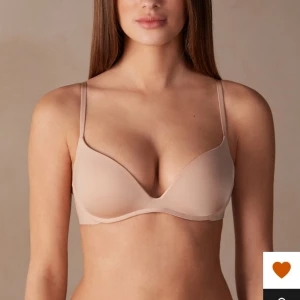 Intimissimi BH - Säljer denna fina BH från Intimissimi, aldrig använd med prislappen kvar. 💞 Hör gärna av er innan ni väljer köp via Plick!
