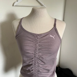 Puma linne  - Ny oanvänd inget att anmärka på  Normal i storlek🫶🏻