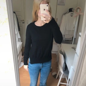 Stickad tröja - Finstickad tröja ifrån Object i storlek XS. Väldigt gott skick, knappast använd.  För mer info eller bilder på, kontakta mig 🤗 