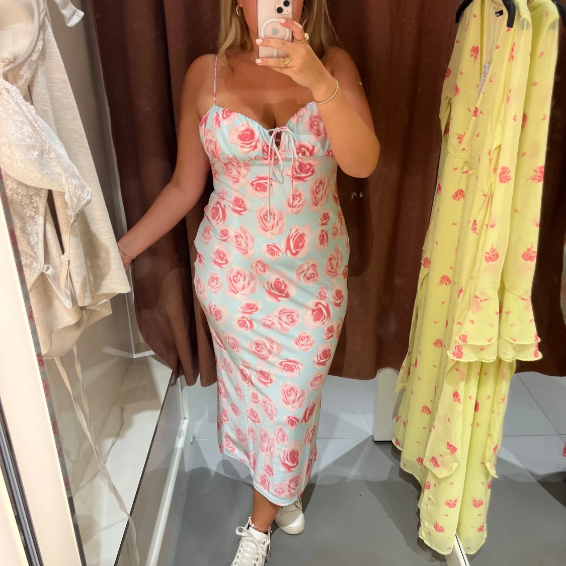 Långklänning med blommor - 90