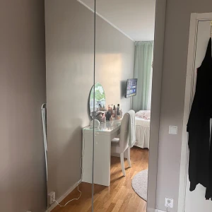 Ikea garderob  - Jätte fin och smidig köpt från ikea jätte bra skick  