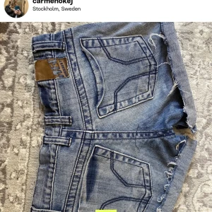 Miss sixty shorts - Jag säljer dehär skit snygga shortsen för att de är lite för stora på mig dens midje mått är w27 och de är i perfekt skick. Pris kan diskuteras!! ❤️ (Lånade bilder från förra ägaren)
