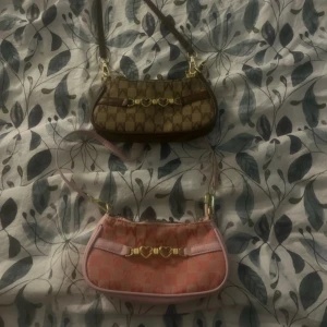 Väskor  - Söta väskor som ej används längre, tillsammans kostar de 100kr🥰