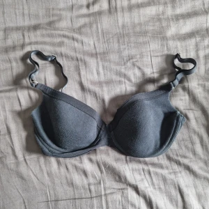 Åhléns BH / bra | svart - Använd kondition men det är ingen skada | svart | Storlek 70D
