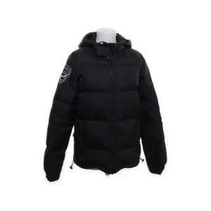 D.b eskimå jacka - Helt ny så oanvänd. Vanlig storlek. Äkta