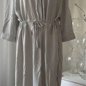 Klänning från Danska Soft Rebels  - Med prislappen kvar  Skjortklänning 