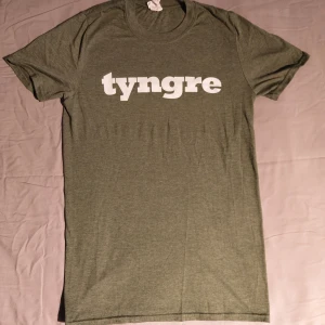 Grön Tyngre Träningströja T-shirt Storlek S - Plagget är använt 1 gång och är i fint skick, kontakta mig vid frågor!🌻  /Janne